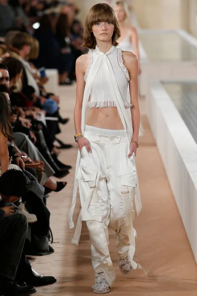 Look 26